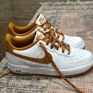 Nike White and Gold Sneakers